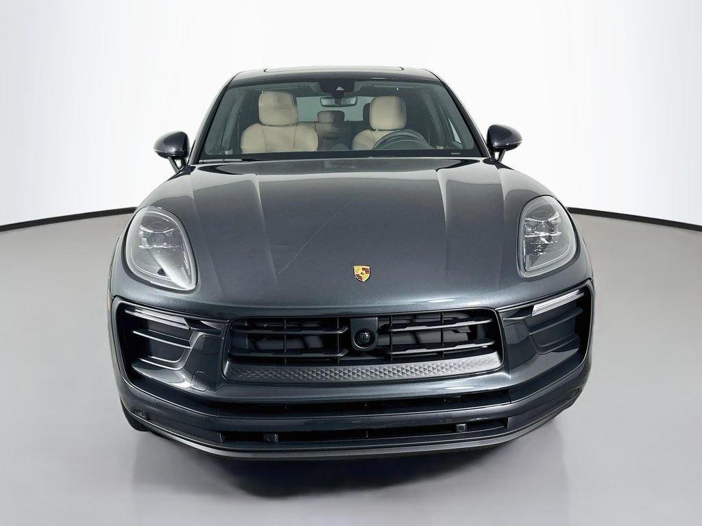 Certified 2026 Porsche Macan AWD/4WD image 6