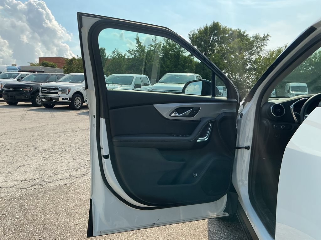 Used 2024 Chevrolet Blazer LT w/ Convenience Package FWD image 12