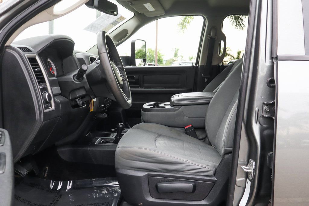 Used 2013 RAM 2500 Tradesman w/ Chrome Appearance Group image 17