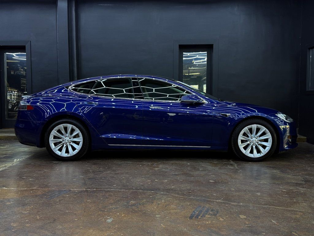 Used 2017 Tesla Model S 60D image 10