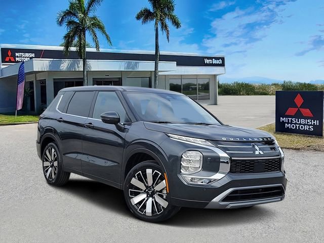 New 2026 Mitsubishi Outlander SE image 1