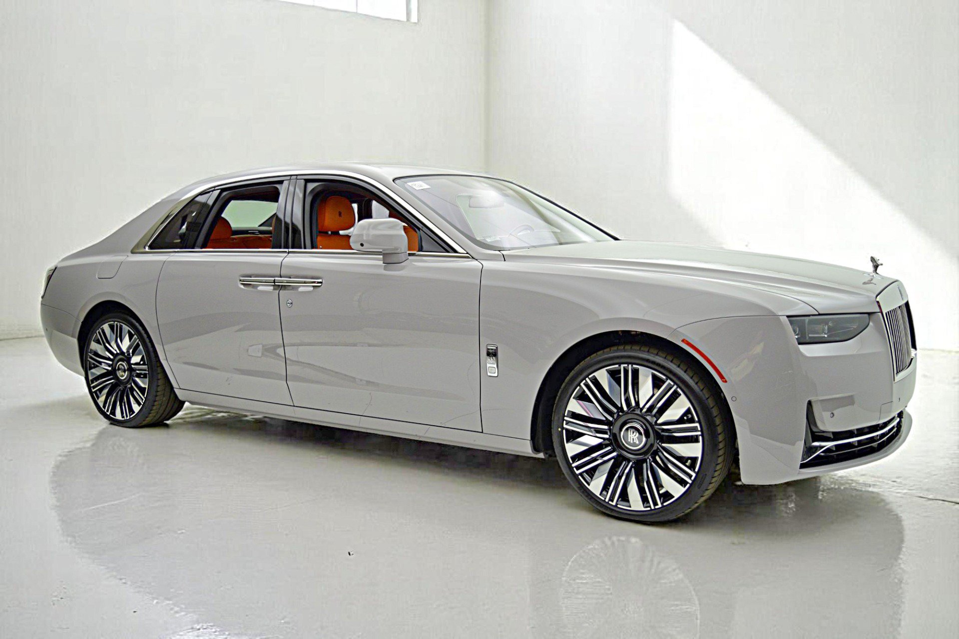 Used 2025 Rolls-Royce Ghost AWD/4WD image 22