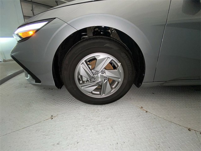 Certified 2025 Hyundai Elantra SE w/ Cargo Package image 10