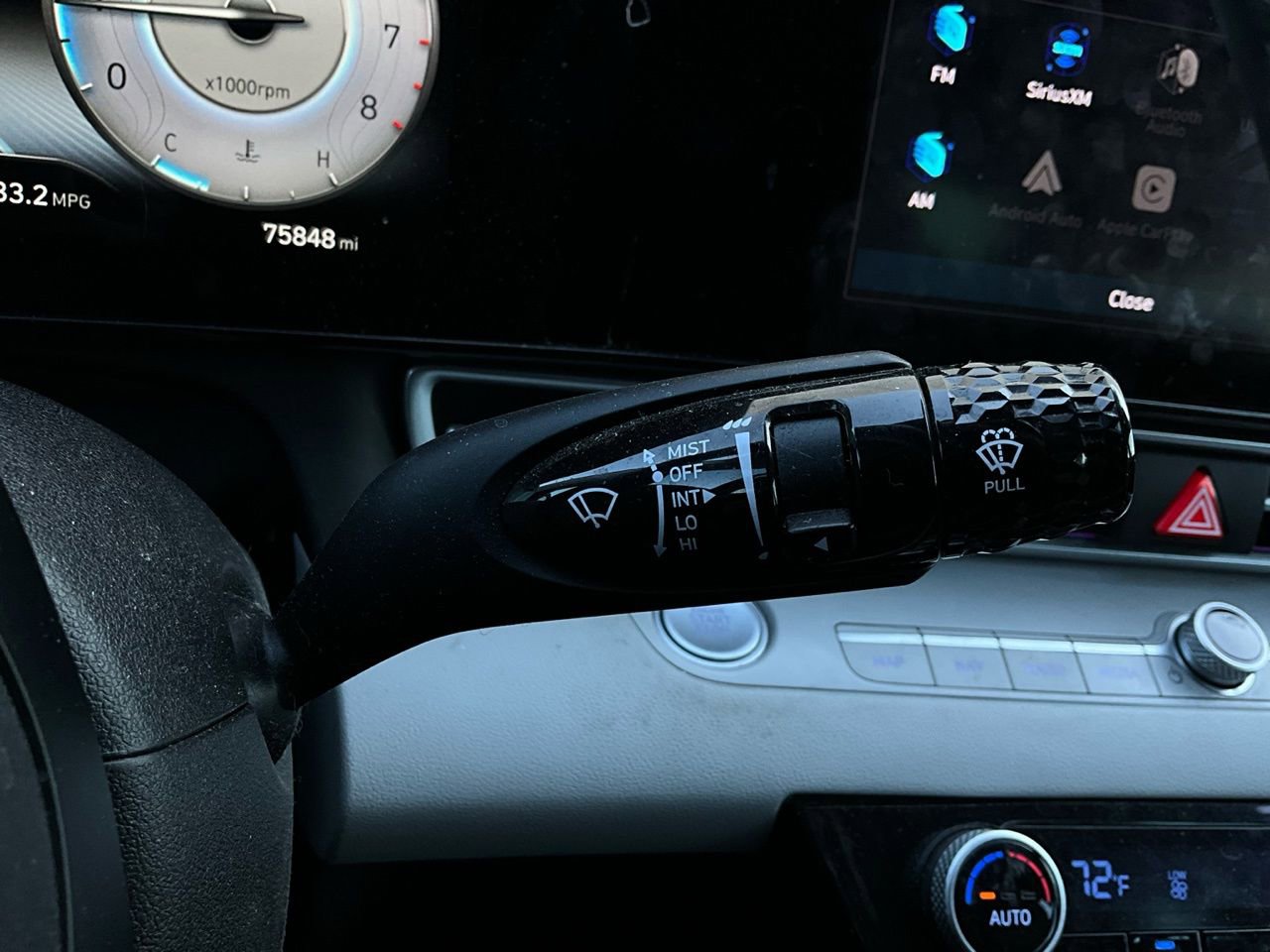 Used 2021 Hyundai Elantra Limited image 39