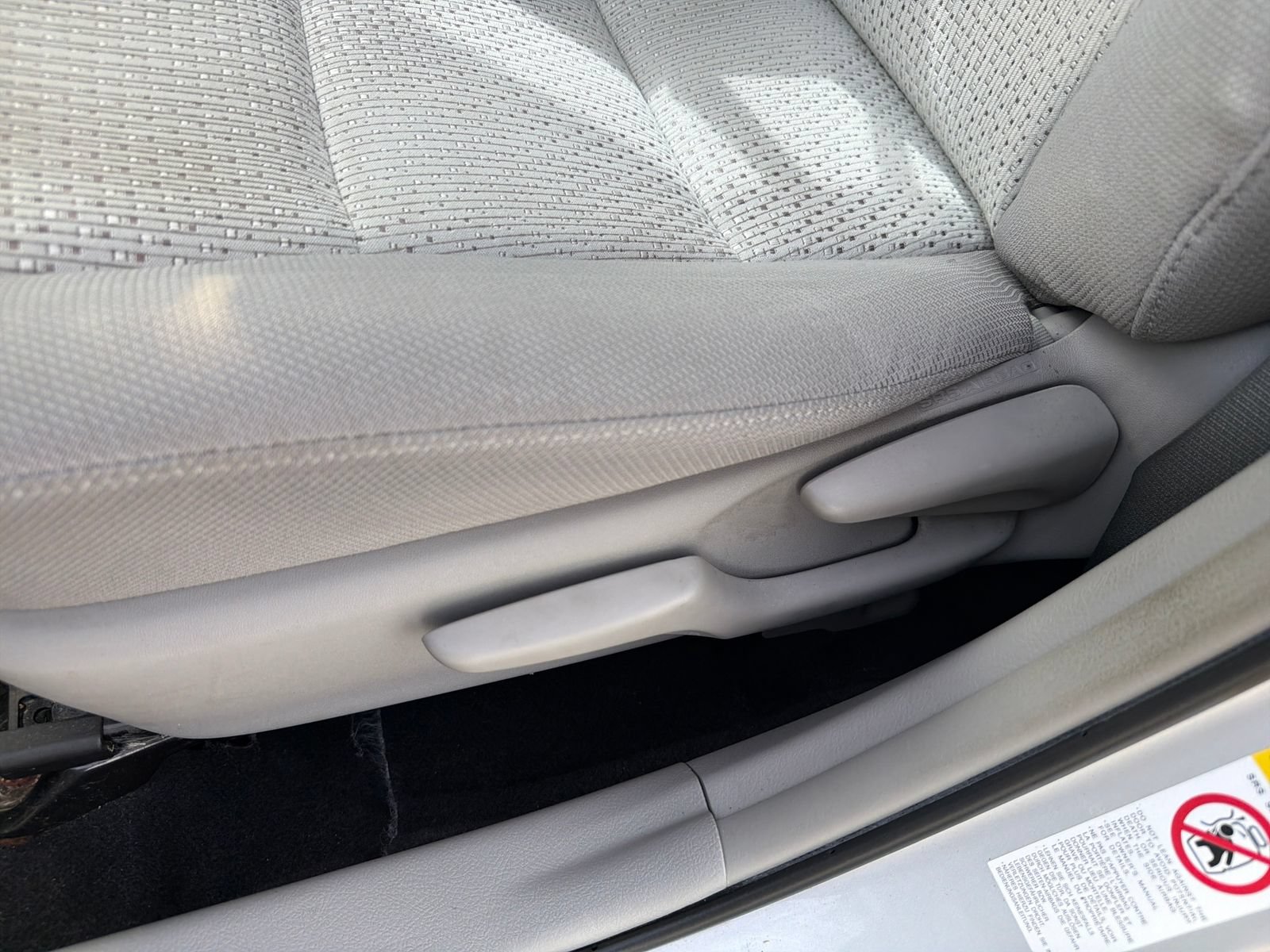 Used 2014 Toyota Camry LE FWD image 27