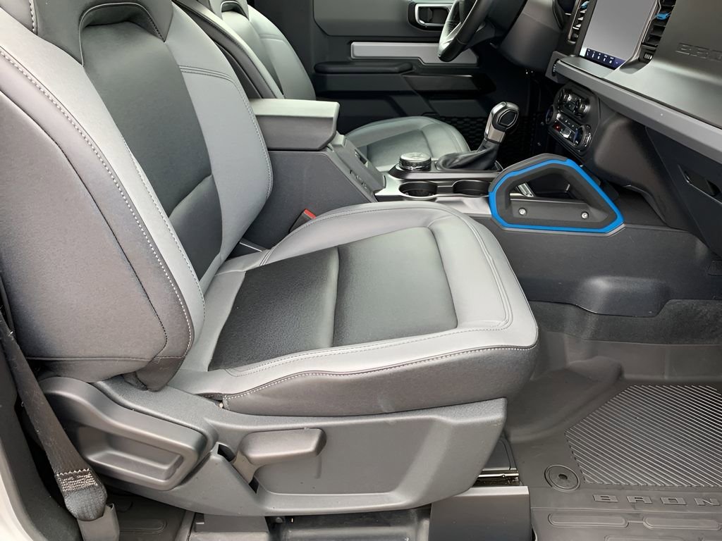 Used 2024 Ford Bronco Black Diamond image 17