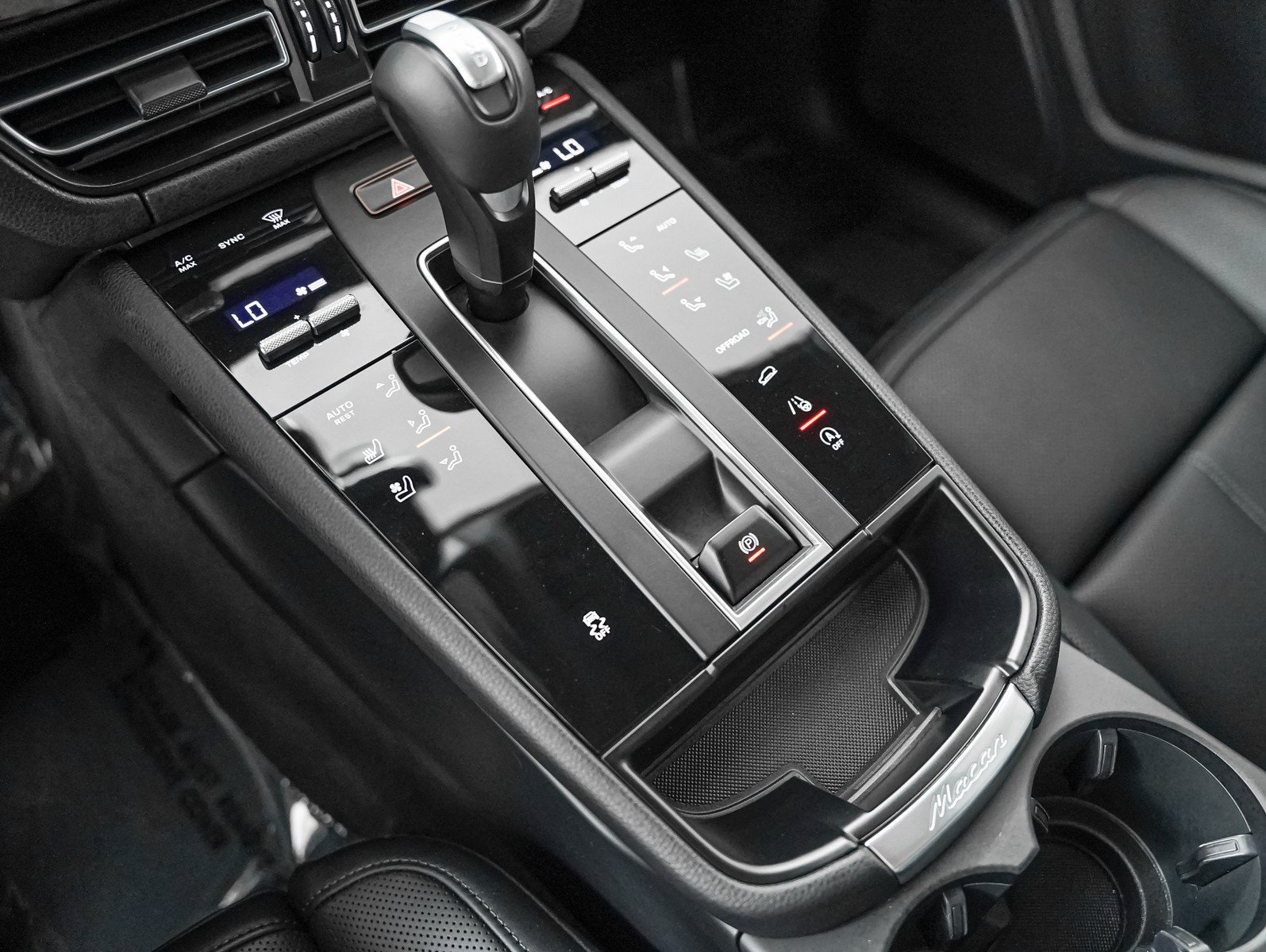 Certified 2026 Porsche Macan AWD/4WD image 20