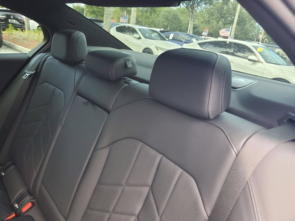 Used 2024 BMW 530i xDrive w/ Premium Package AWD/4WD image 13