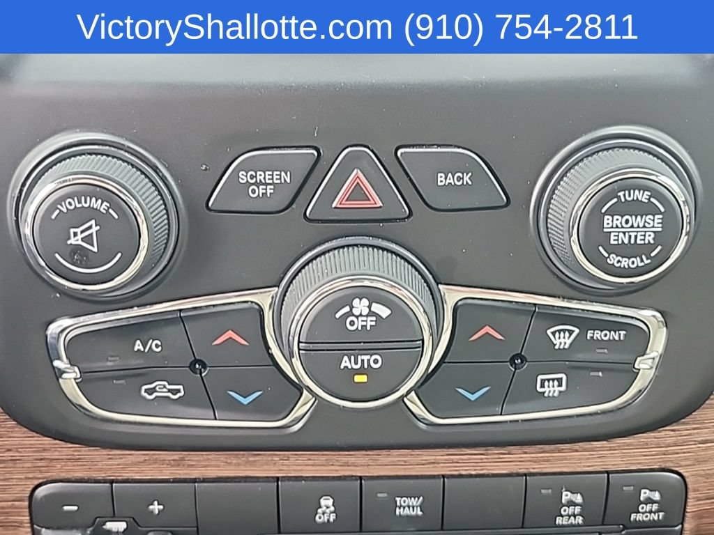 Used 2017 RAM 1500 Laramie AWD/4WD image 9