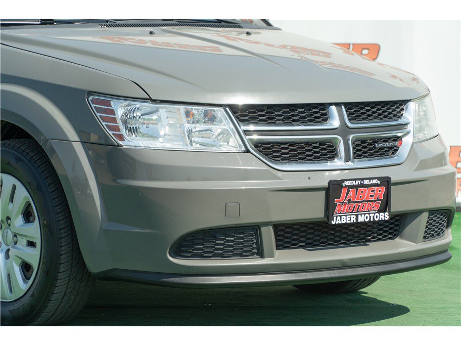 Used 2019 Dodge Journey SE FWD image 17