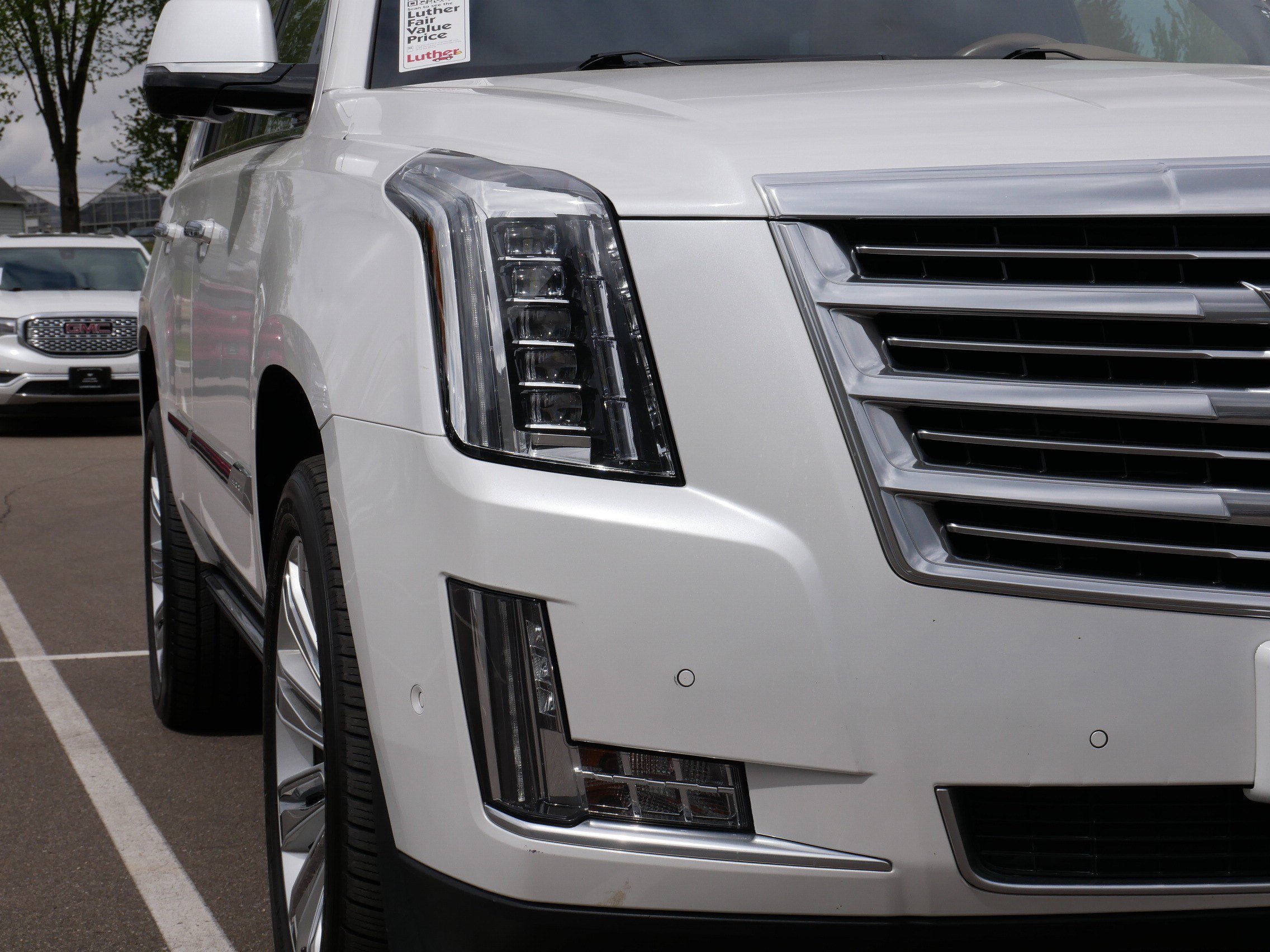 Used 2017 Cadillac Escalade Platinum AWD/4WD image 18