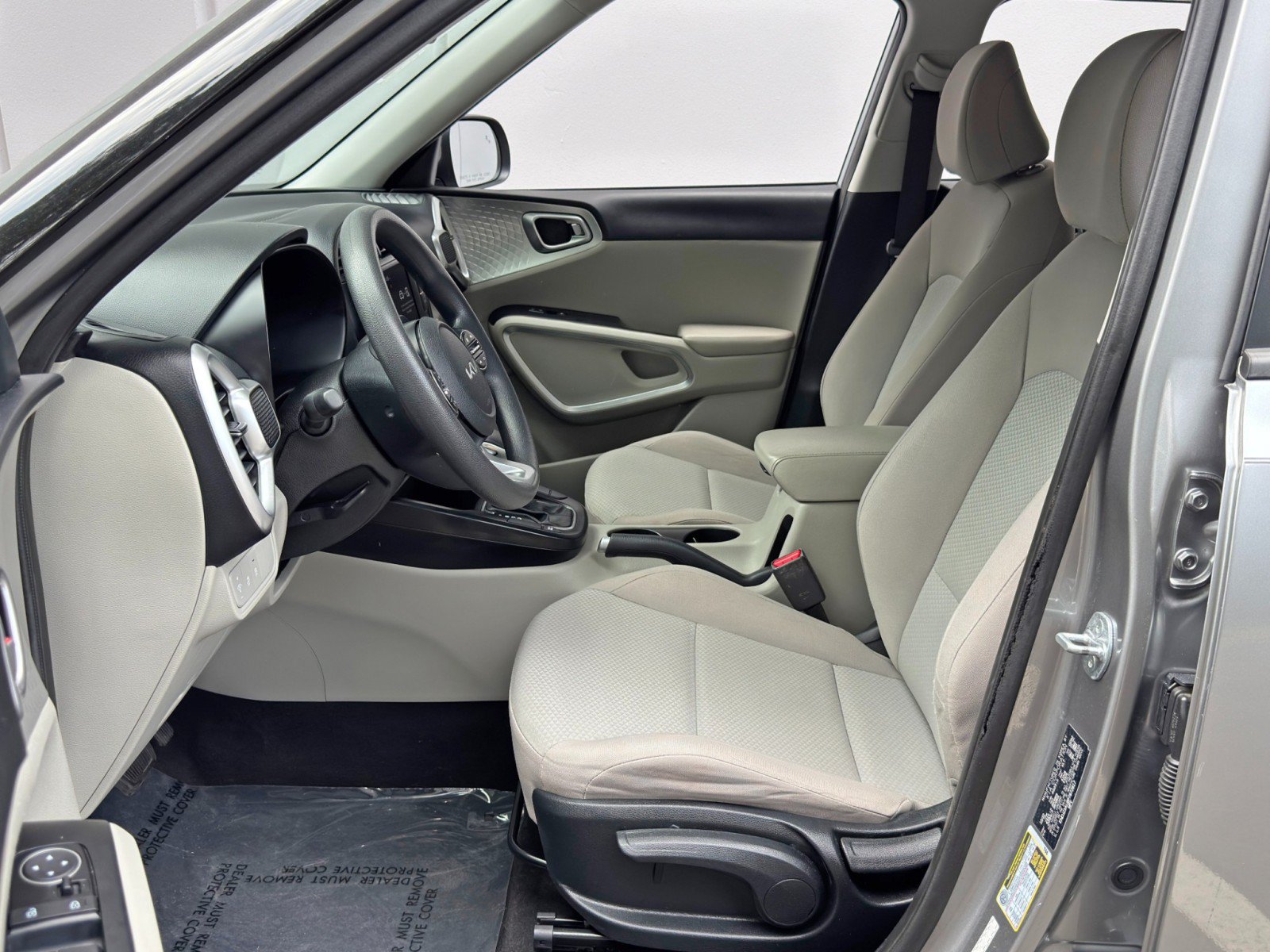 Used 2023 Kia Soul LX w/ LX Technology Package FWD image 15
