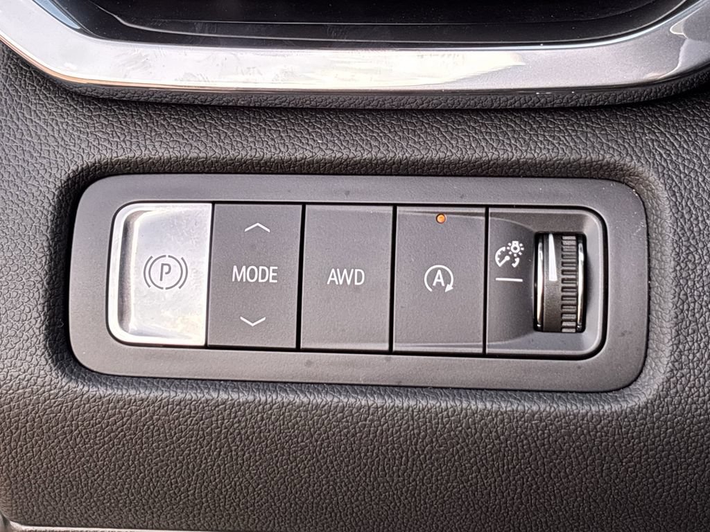New 2026 GMC Acadia Denali Ultimate w/ LPO, Floor Liner Package AWD/4WD image 18