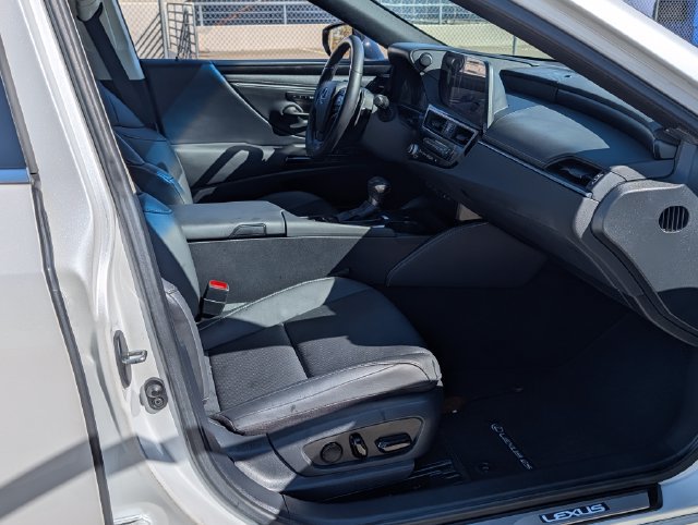 Used 2023 Lexus ES 350 w/ Premium Package FWD image 9