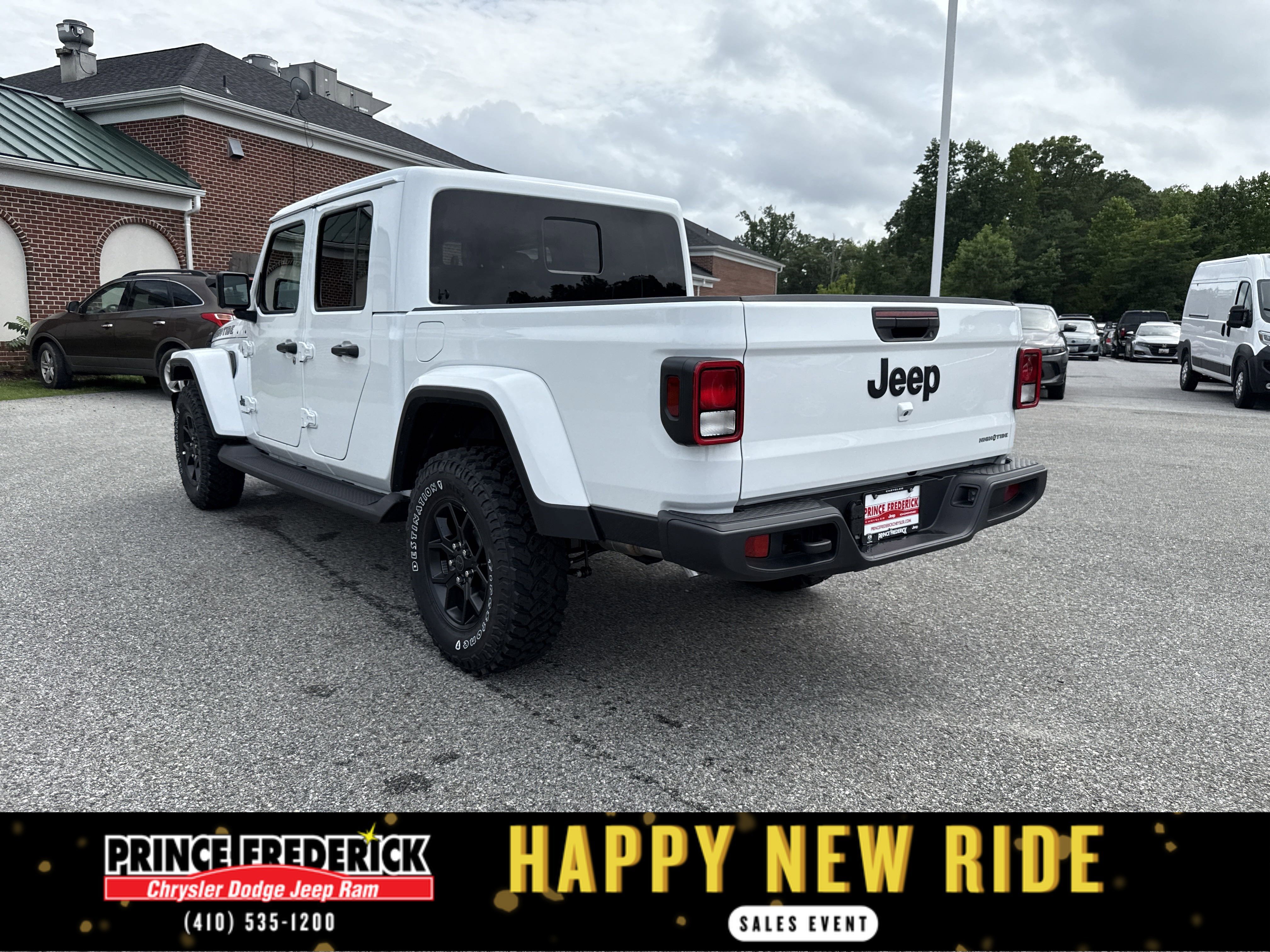 New 2025 Jeep Gladiator High Tide image 5