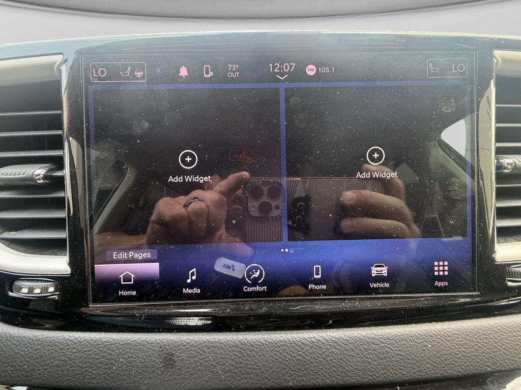 Used 2022 Chrysler Pacifica Touring-L FWD image 25