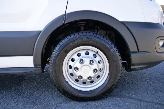 Used 2025 Ford Transit 250 148 Medium Roof Extended AWD image 31