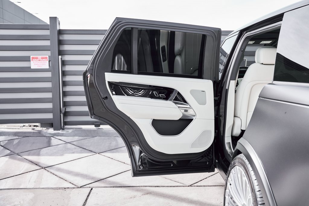 Used 2024 Land Rover Range Rover Long Wheelbase SE image 34