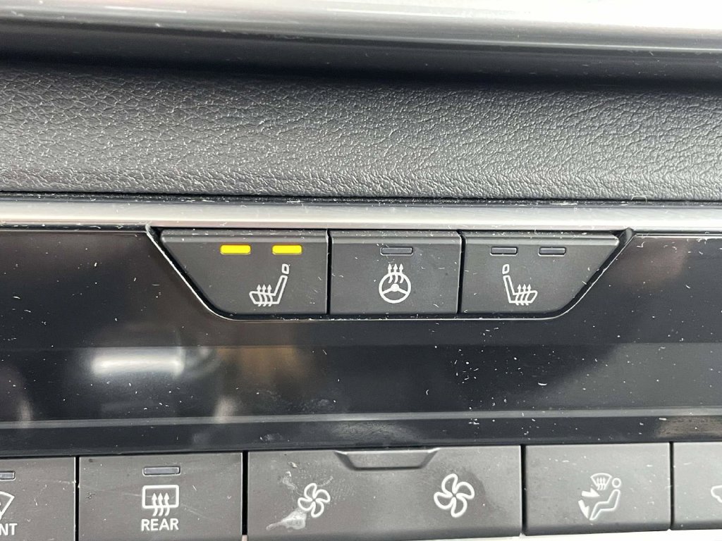 Used 2023 Nissan Altima 2.5 SL FWD image 39