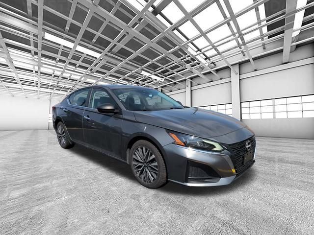 Used 2024 Nissan Altima 2.5 SV