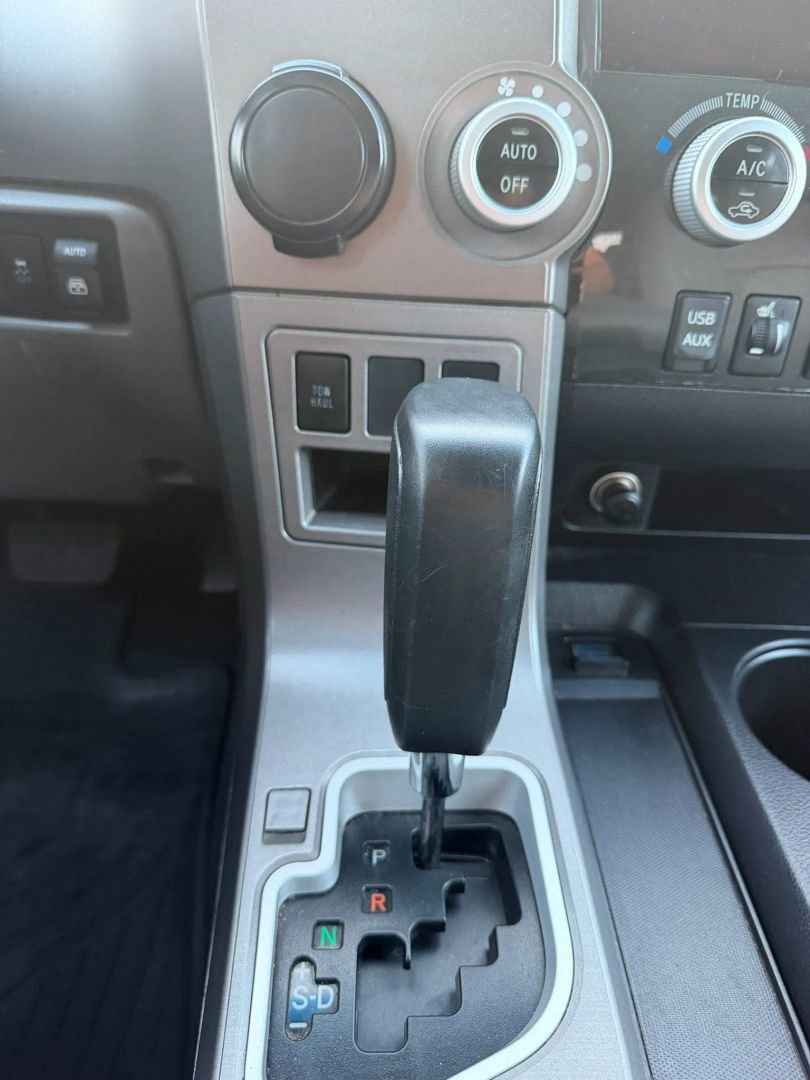 Used 2015 Toyota Sequoia SR5 w/ Premium Package RWD image 30