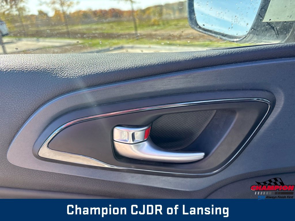 Used 2015 Chrysler 200 S FWD image 14