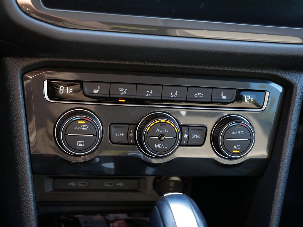 Used 2021 Volkswagen Tiguan SE image 22