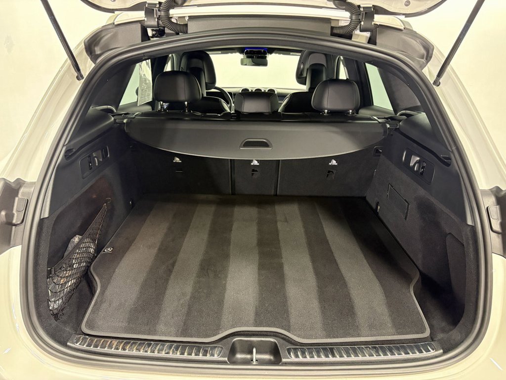 Used 2025 Mercedes-Benz GLC 350e 4MATIC w/ AMG Line image 27