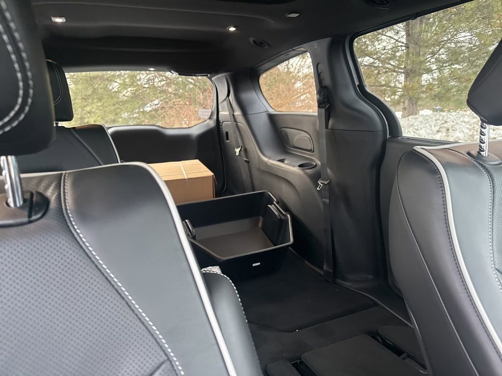 New 2026 Chrysler Pacifica Limited w/ S Appearance Package image 47