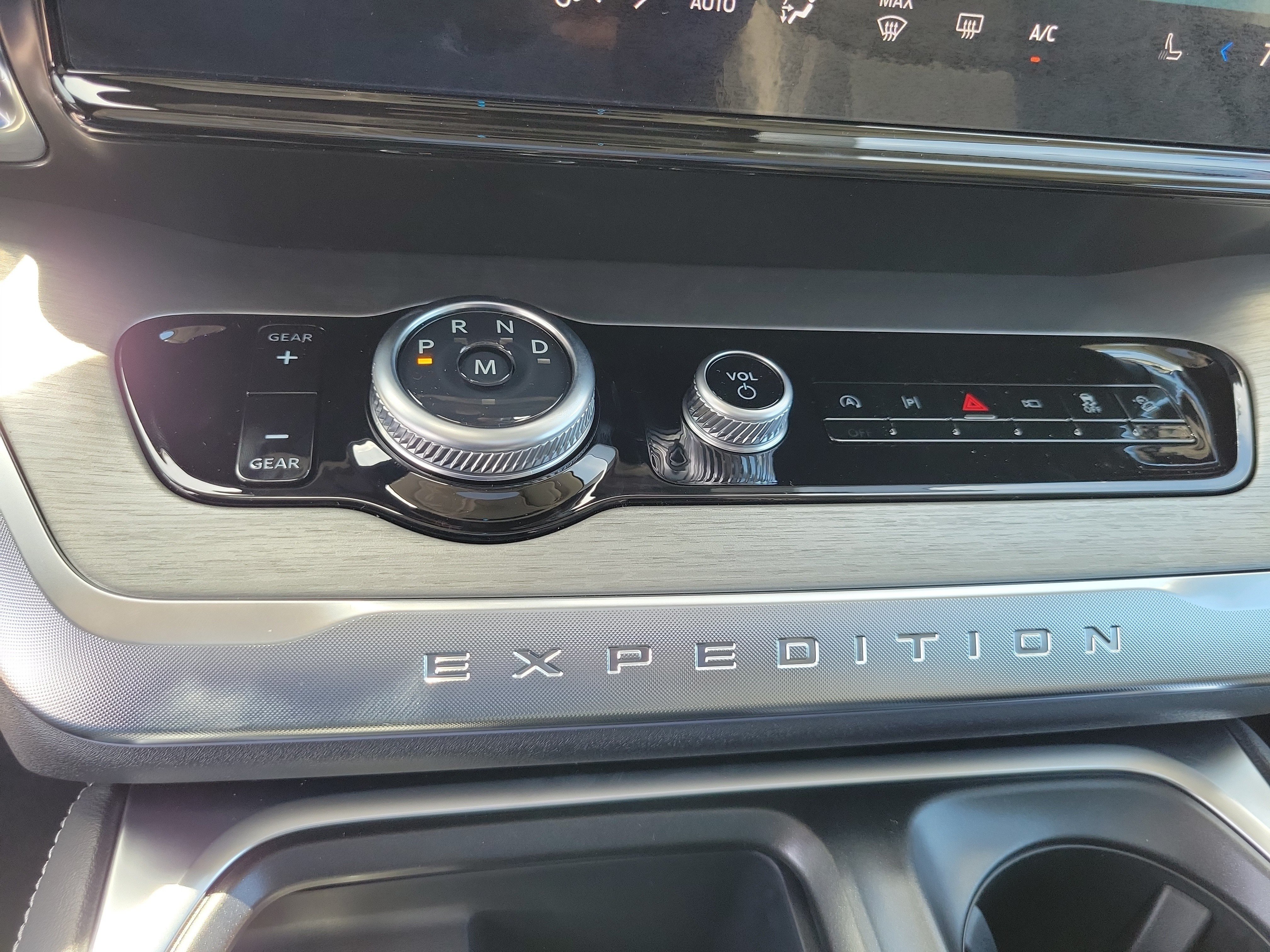 New 2026 Ford Expedition Max Platinum w/ Driver's Package AWD/4WD image 19