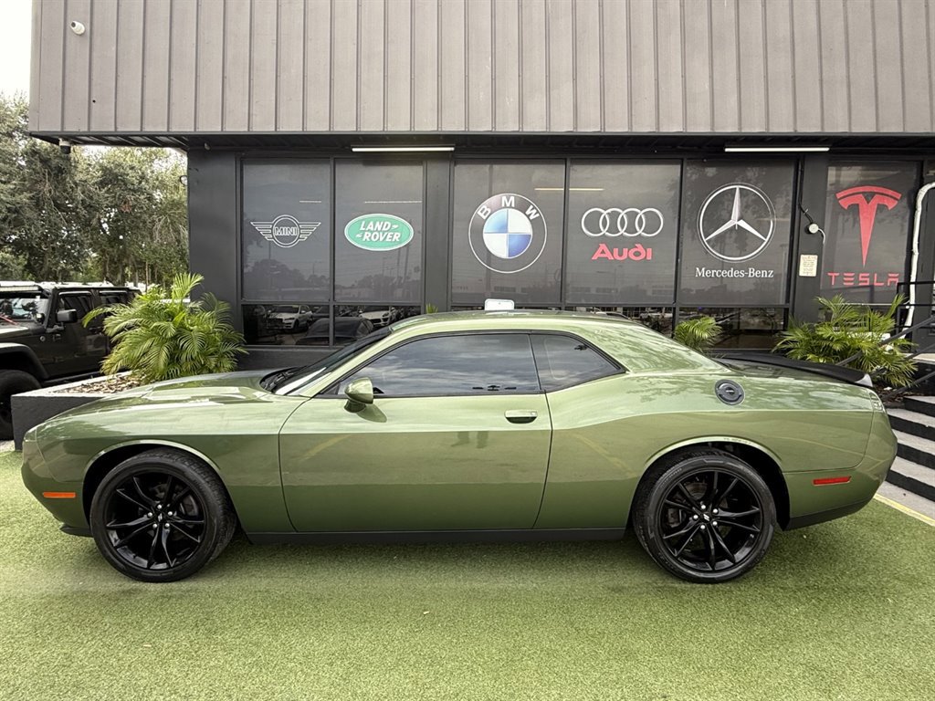 Used 2018 Dodge Challenger SXT w/ Blacktop Package RWD image 7
