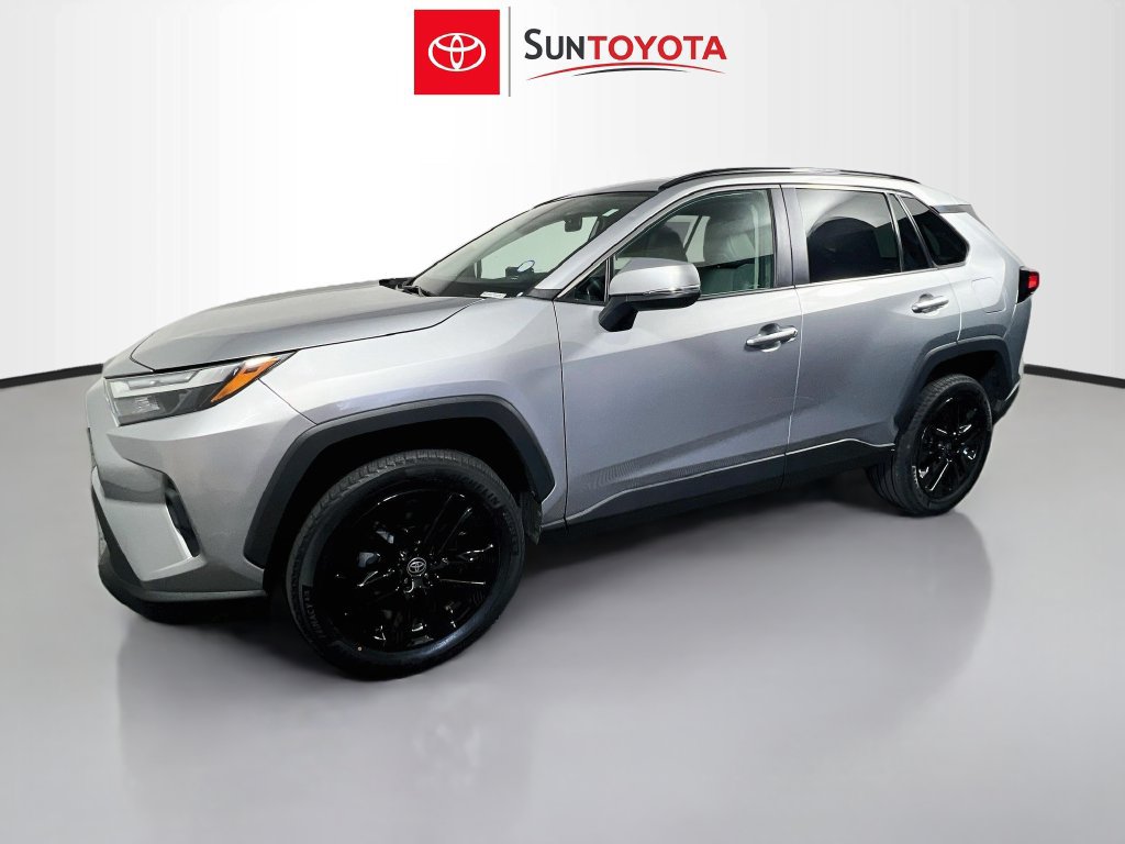 Used 2022 Toyota RAV4 XLE Premium FWD image 7
