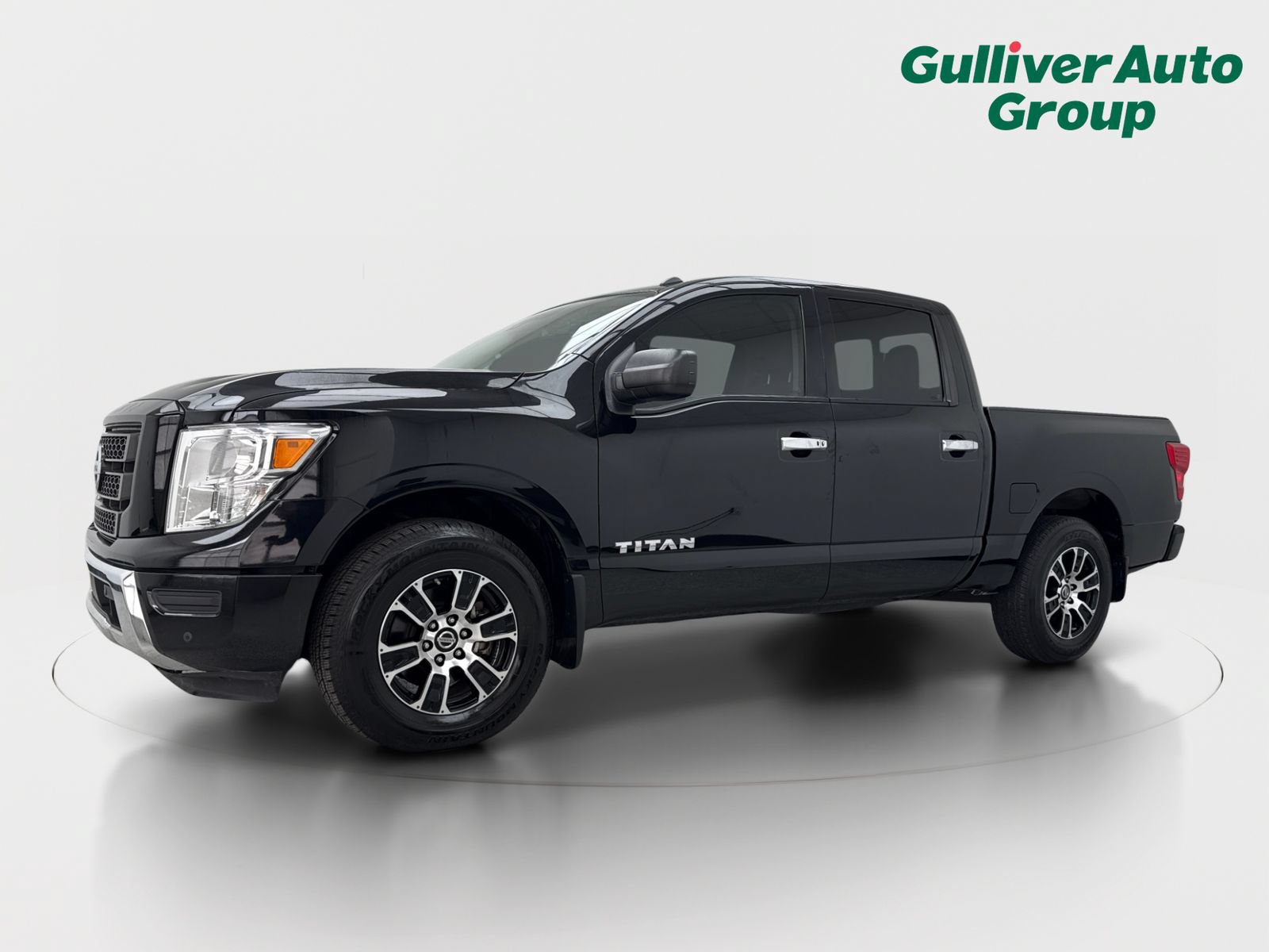 Used 2021 Nissan Titan SV w/ SV Convenience Package RWD image 2