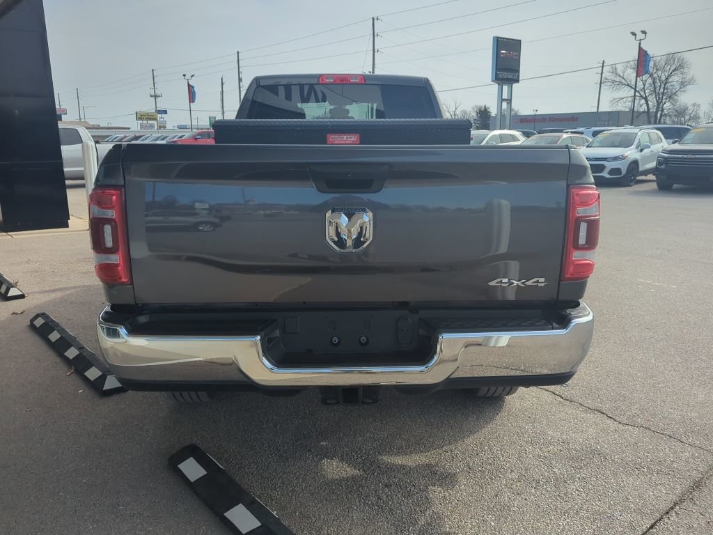Used 2024 RAM 2500 Tradesman w/ Chrome Appearance Group image 4