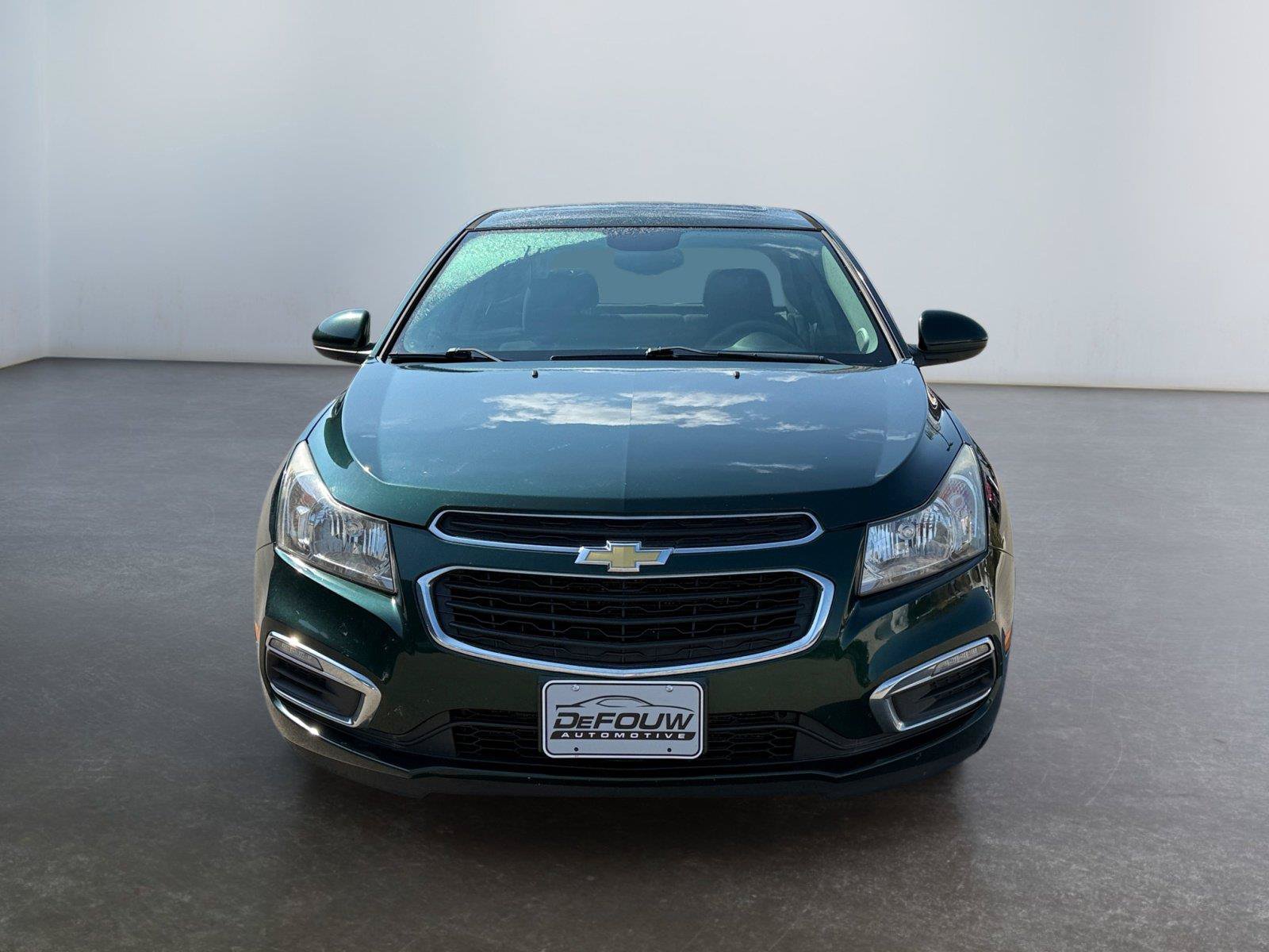 Used 2015 Chevrolet Cruze LT w/ Sun And Sound Package FWD image 8