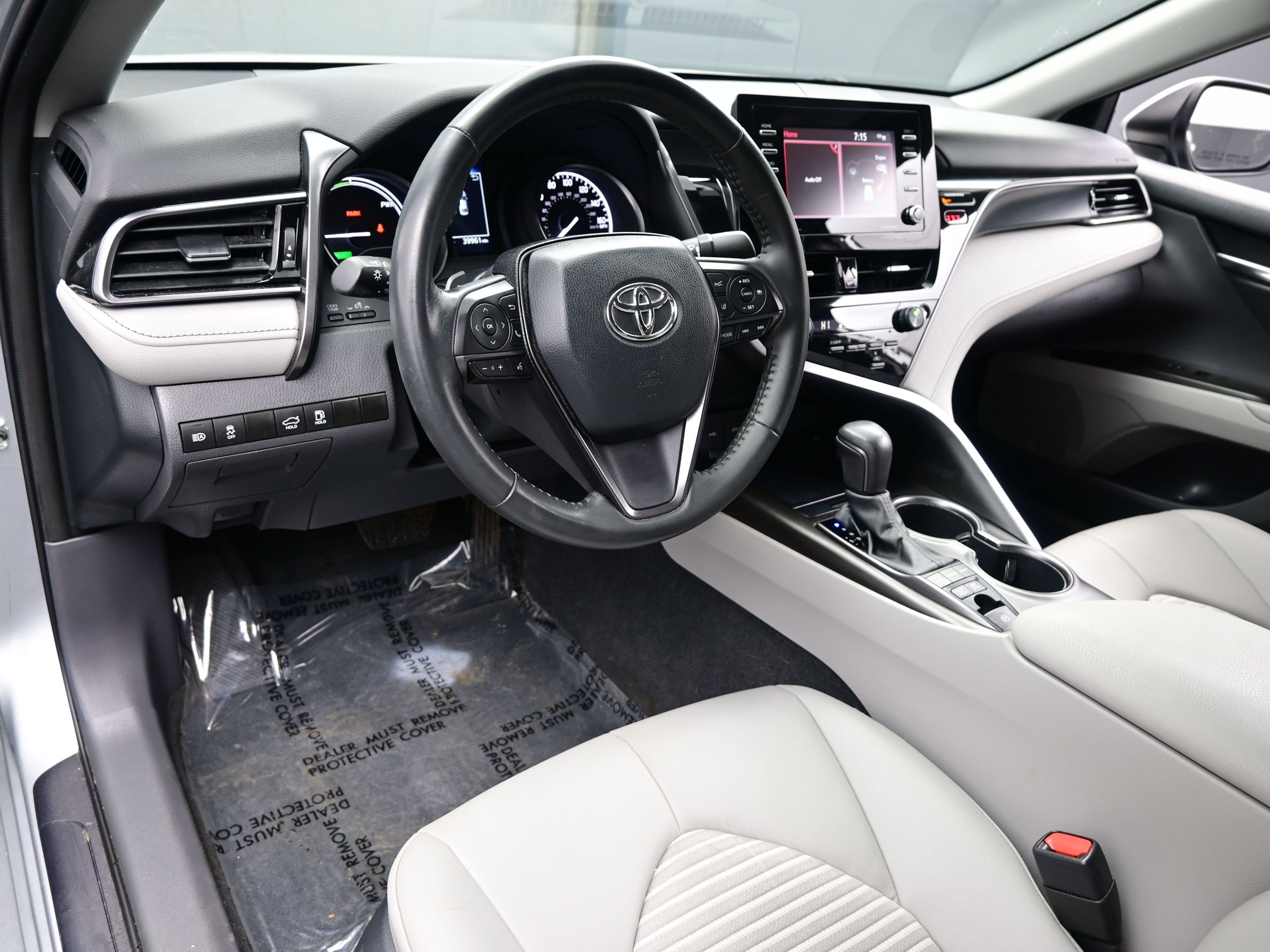 Used 2023 Toyota Camry SE image 12