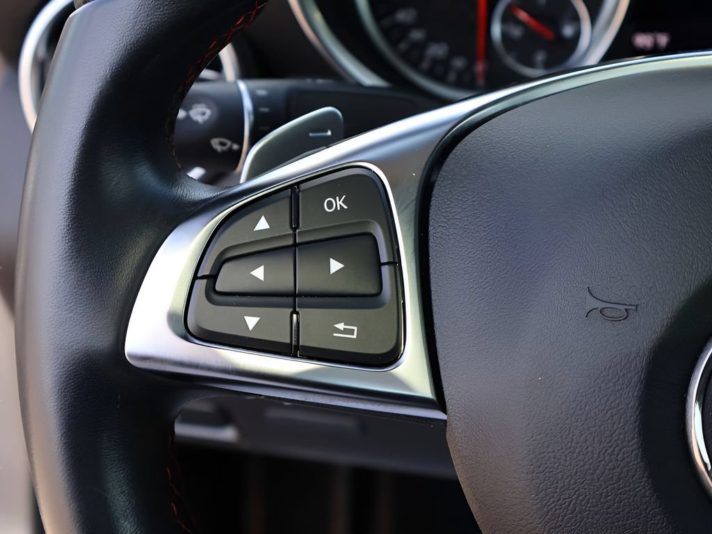 Used 2019 Mercedes-Benz SLC 43 AMG image 32