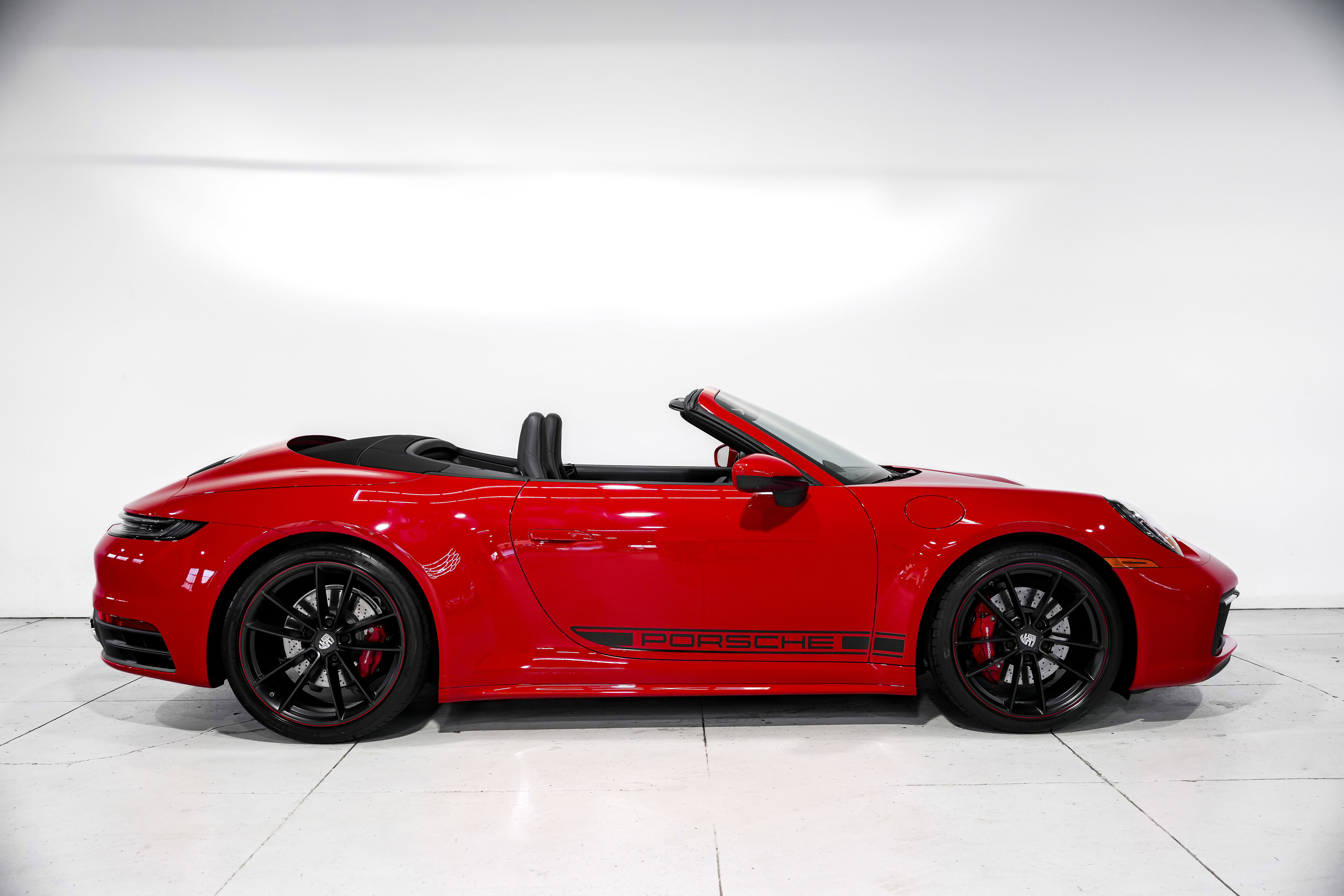 Used 2021 Porsche 911 Carrera S image 2