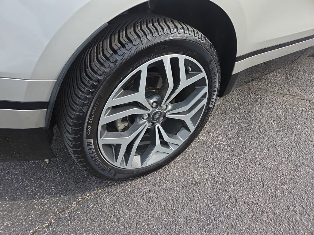 Used 2019 Land Rover Range Rover Velar R-Dynamic SE image 7