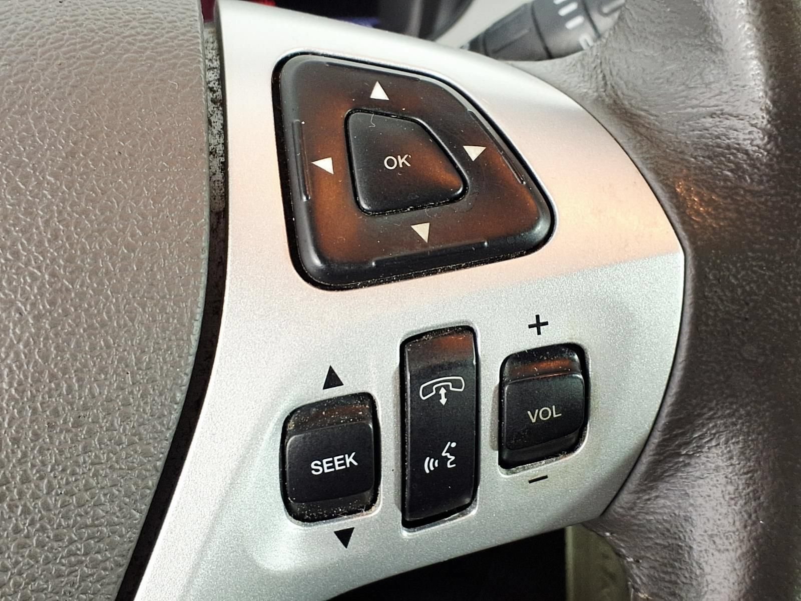 Used 2013 Ford Edge SEL FWD image 17