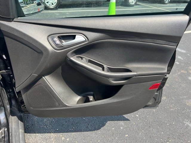 Used 2017 Ford Focus SE FWD image 29
