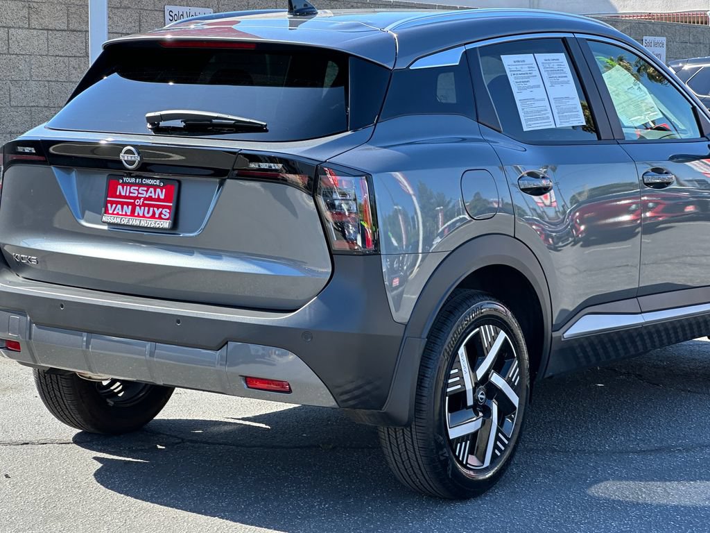 Used 2026 Nissan Kicks SV FWD image 8