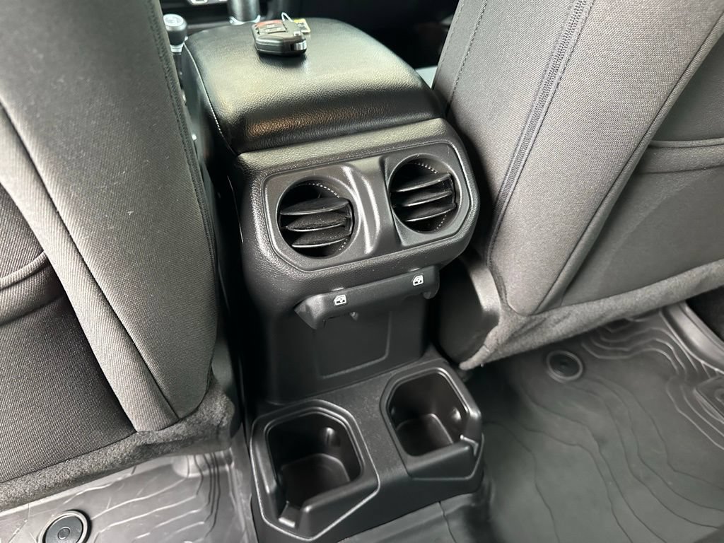 Used 2023 Jeep Wrangler Unlimited Sport AWD/4WD image 21