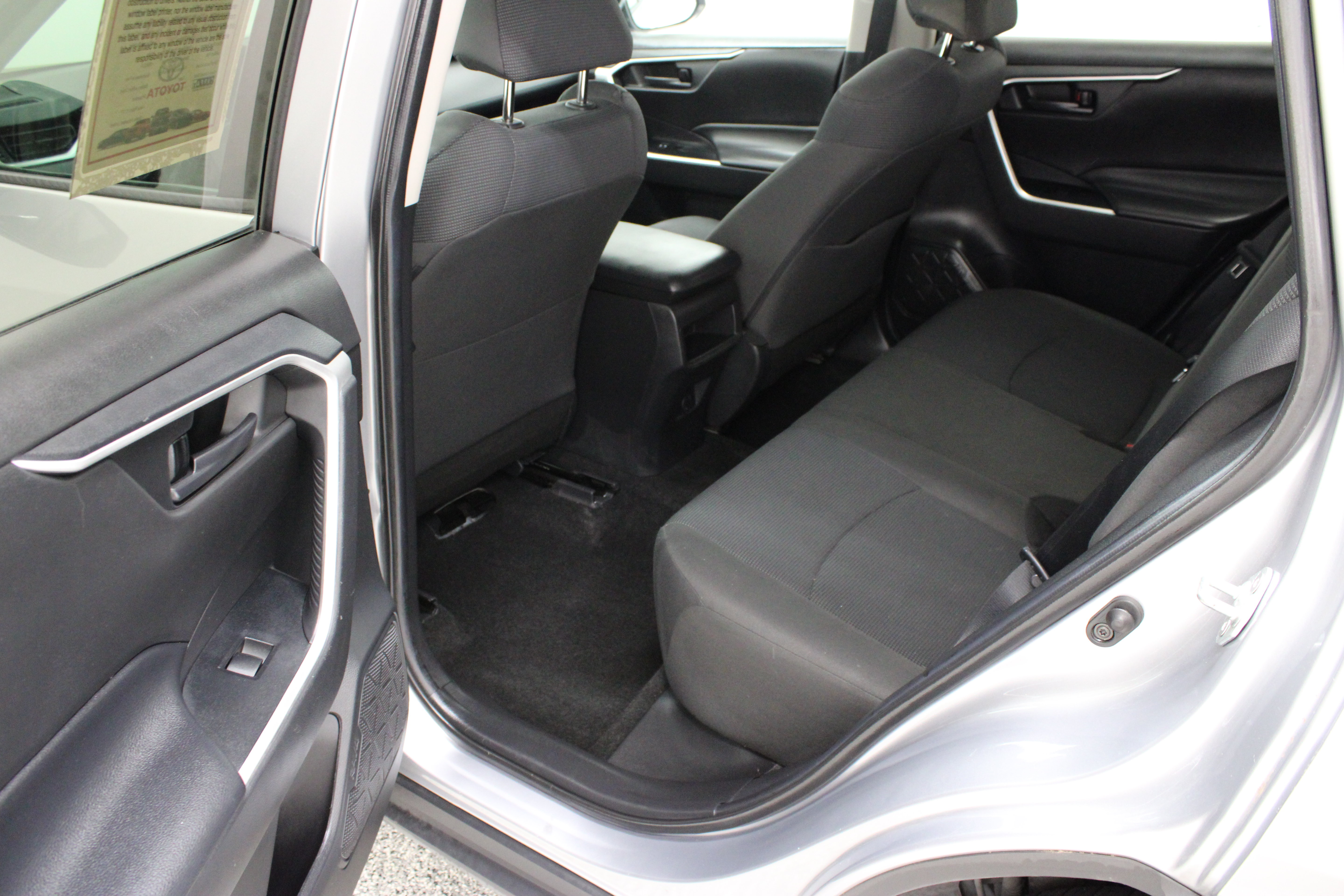 Used 2021 Toyota RAV4 LE FWD image 23