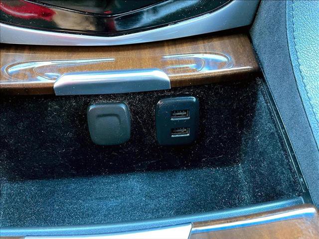 Used 2020 Cadillac Escalade Premium Luxury image 26