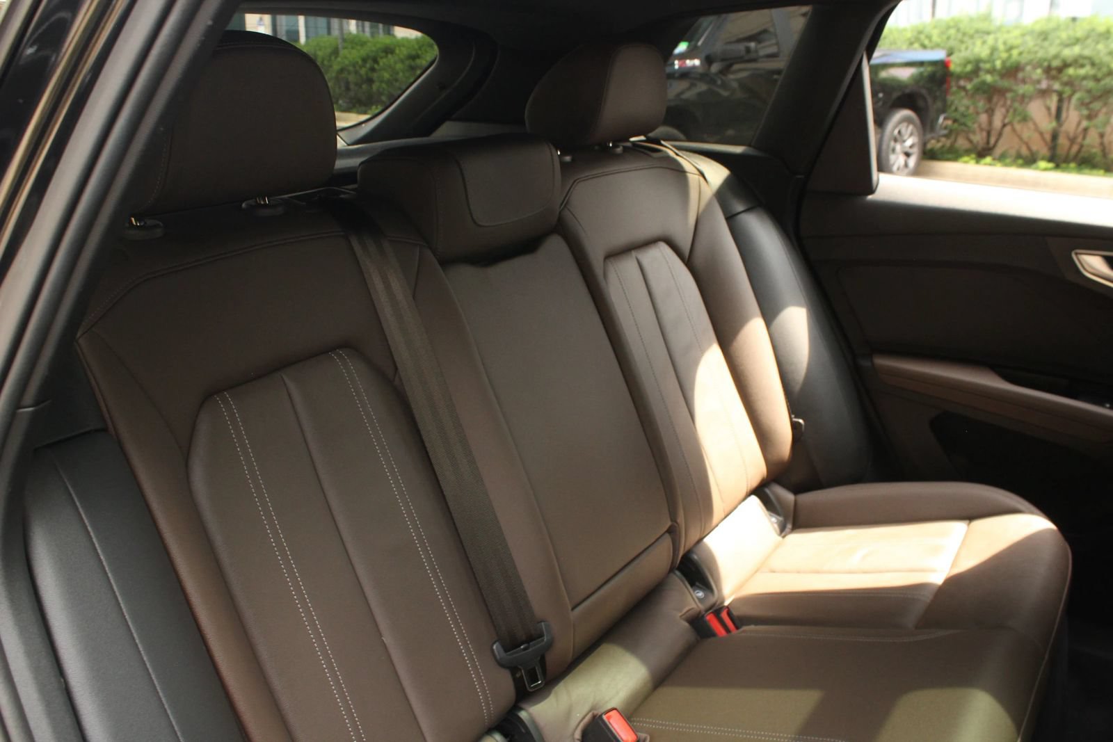 Used 2023 Audi Q4 e-tron Premium Plus w/ Premium Plus AWD/4WD image 23