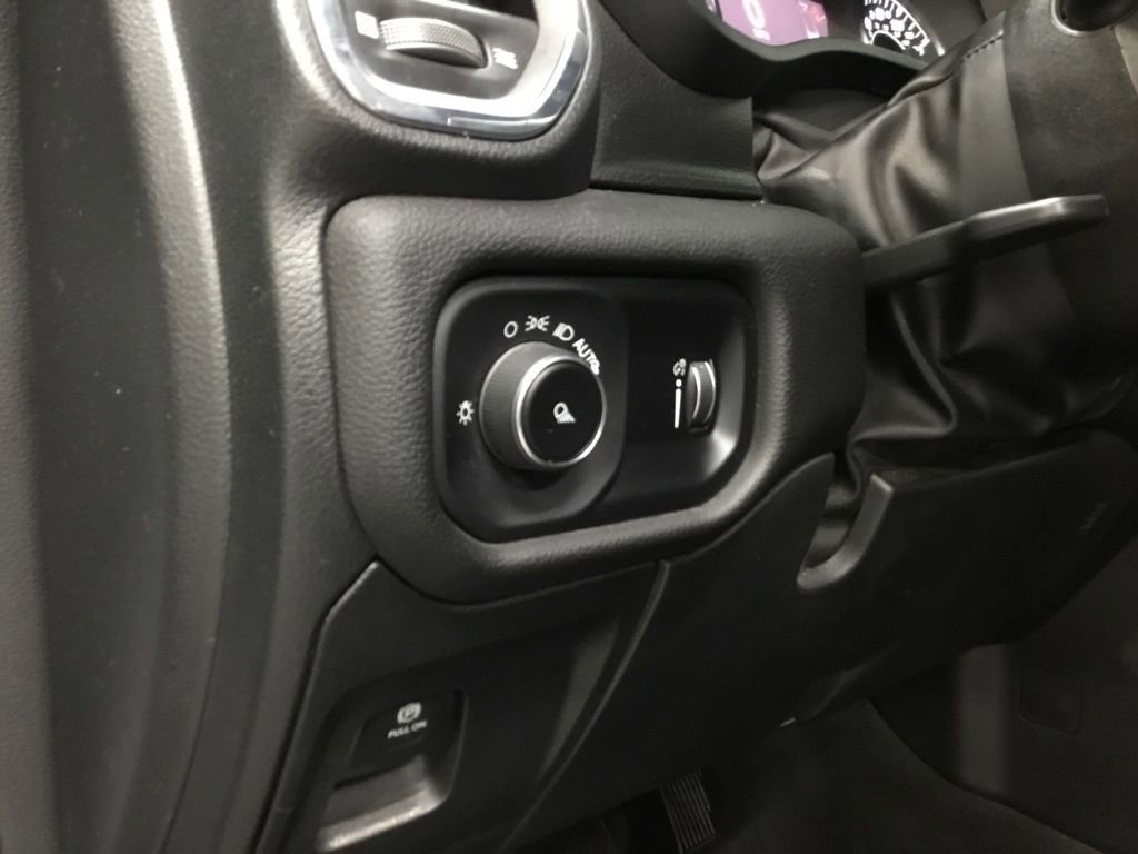 Used 2024 RAM 1500 Laramie AWD/4WD image 8