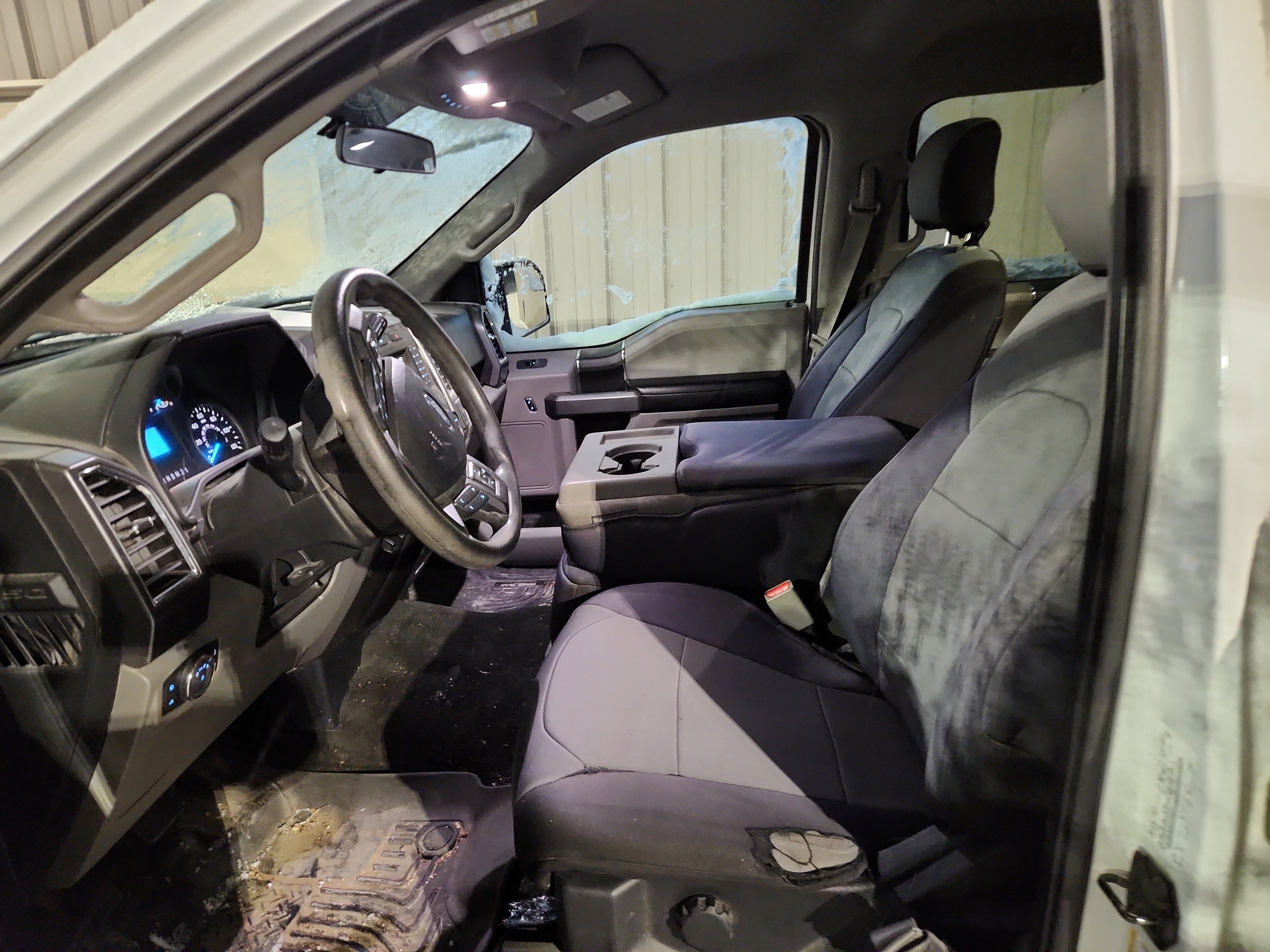 Used 2015 Ford F150 XLT image 2