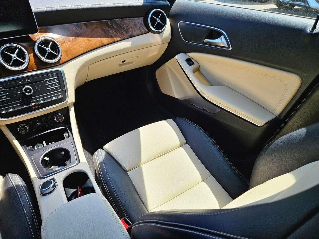 Used 2016 Mercedes-Benz GLA 250 4MATIC image 14