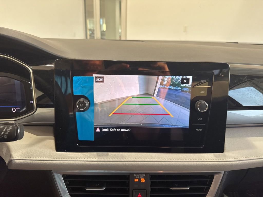 New 2025 Volkswagen Taos SEL image 23